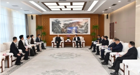 北京源清慧虹首席科學(xué)家楊華中一行到訪(fǎng)陜西交控集團(tuán)座談交流